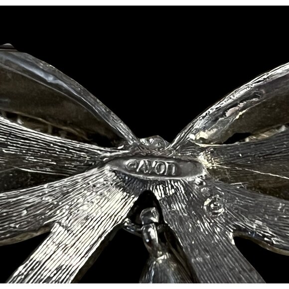Avon Silver-Tone Marcasite Bow Brooch With Green Teardrop Gemstone Accent - Picture 3 of 4